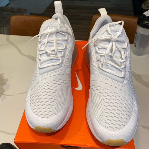 Men’s Nike AirMax 270 white with tan under soles - Picture 2 of 3